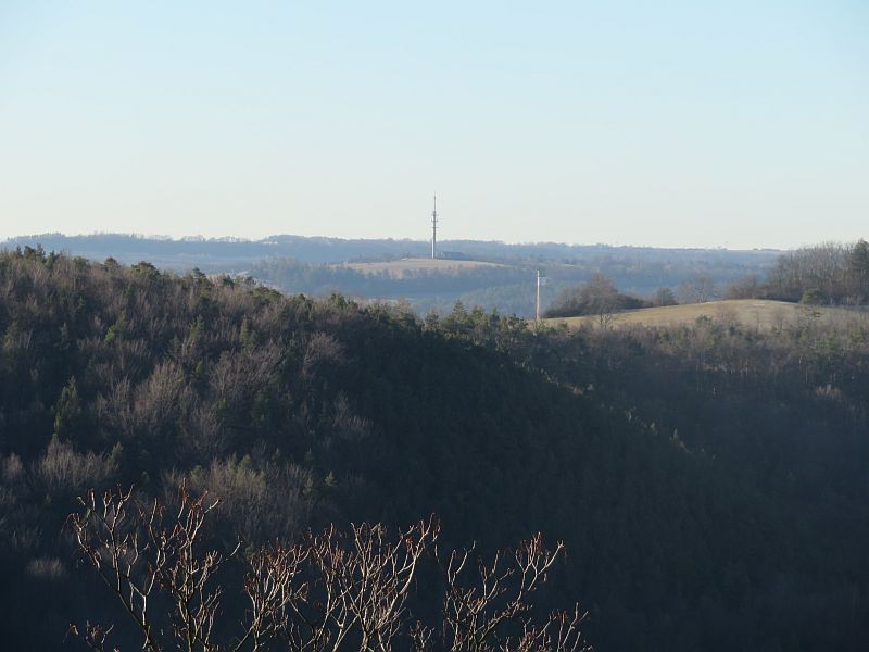 Blick vom Fuchsturm unten in Richtung GL 2 mit dem bald nicht mehr vorhandenen Schornstein in Winzerla.